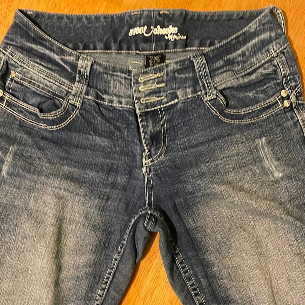 Sweet cheeks by Ariya jeans